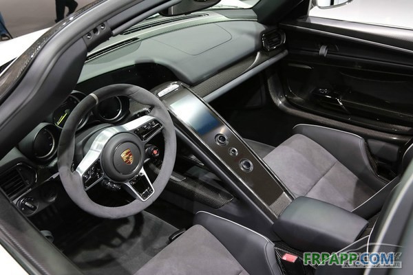 保時(shí)捷918 車(chē)身結(jié)構(gòu)采用樹(shù)脂傳遞模塑成型復(fù)合材料-復(fù)材應(yīng)用網(wǎng)